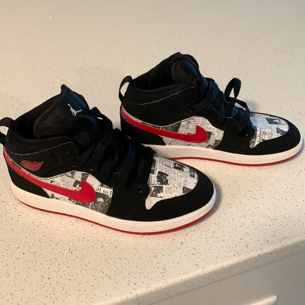 Jordan 1 newspaper excellent condition